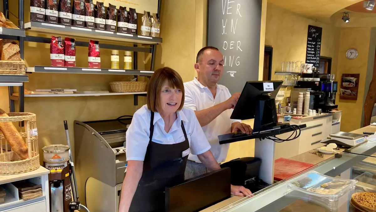 Veränderung haben Conny und Harald Dreßler auf ihre Kreidetafel in ihrer Bäckerei passenderweise geschrieben.
