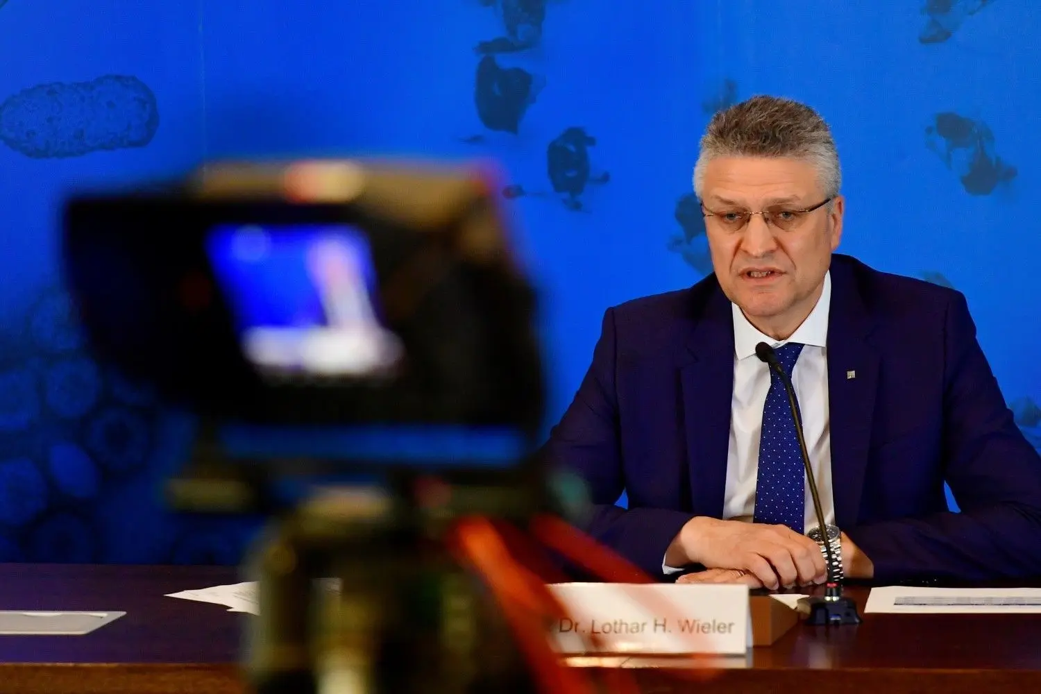 Lothar Wieler, Präsident des Robert Koch-Instituts (RKI), äußert sich bei einer Pressekonferenz des Robert Koch-Instituts zum Stand der Verbreitung des Coronavirus in Deutschland.