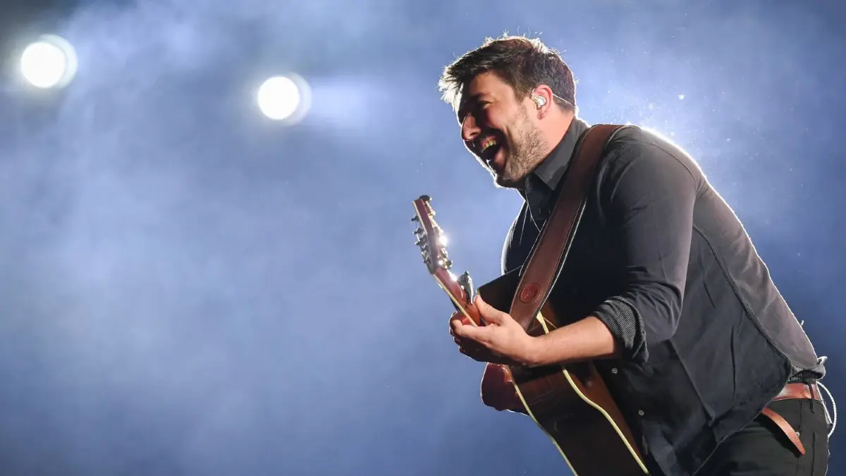 Mit seiner Band Mumford & Sons kehrt Marcus Mumford 2023 für ein exklusives Deutschlandkonzert auf die Lollapalooza-Bühne in Berlin zurück.
Sänger und Gitarrist Marcus Mumford (Mumford & Sons) tritt auf dem Musikfestival Lollapalooza auf. Sein erstes Solo-Album «self-titled» erscheint am 16.09.2022 (zu dpa «Intime Einblicke: Marcus Mumford veröffentlicht emotionales Album») +++ dpa-Bildfunk +++