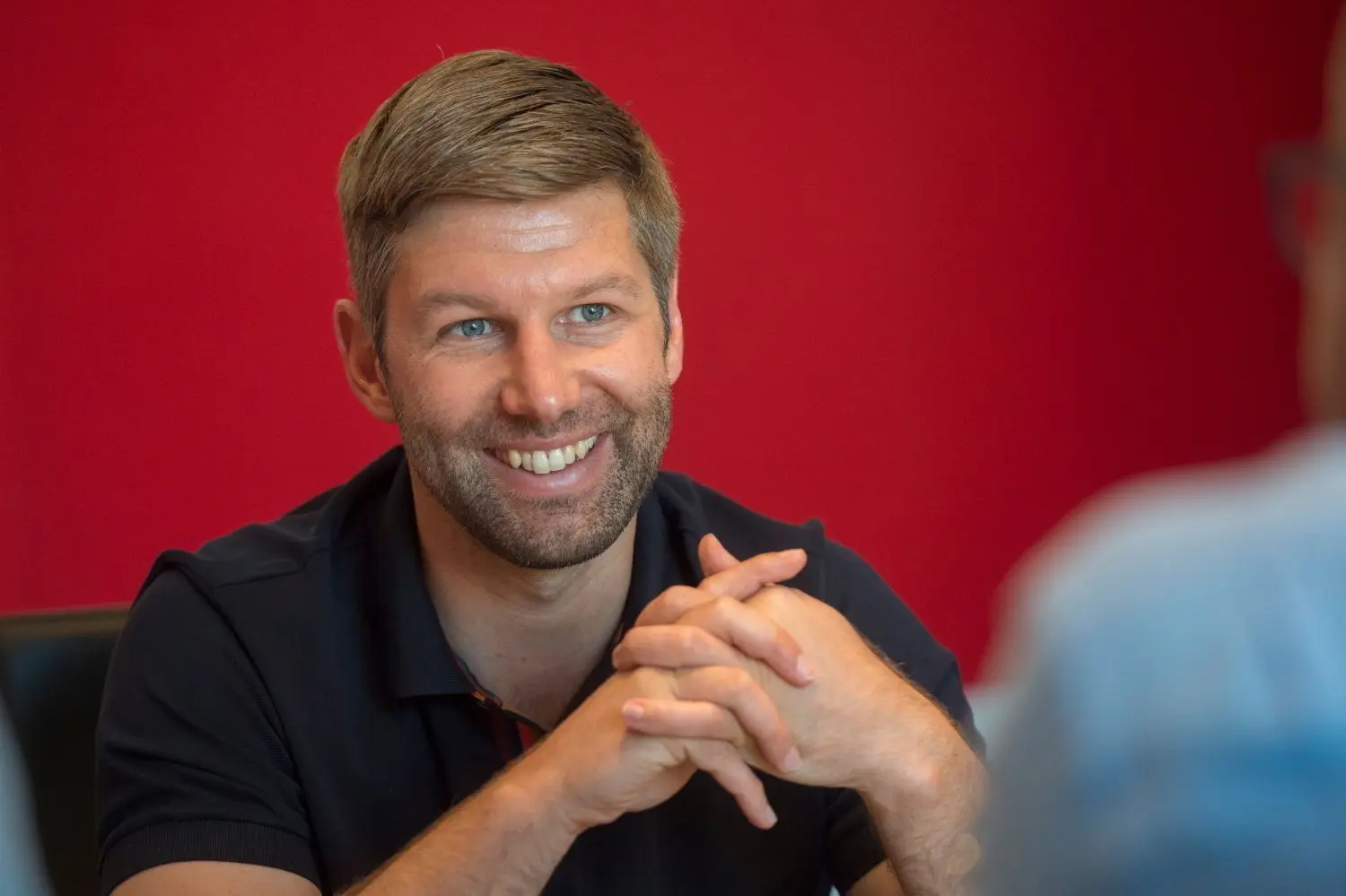 Er will sich seine Freundlichkeit erhalten aber trotzdem harte Entscheidungen treffen: „Wenn ich allen Konflikten aus dem Weg gehen würde, hätte ich ein viel größeres Problem“, sagt Thomas Hitzlsperger.