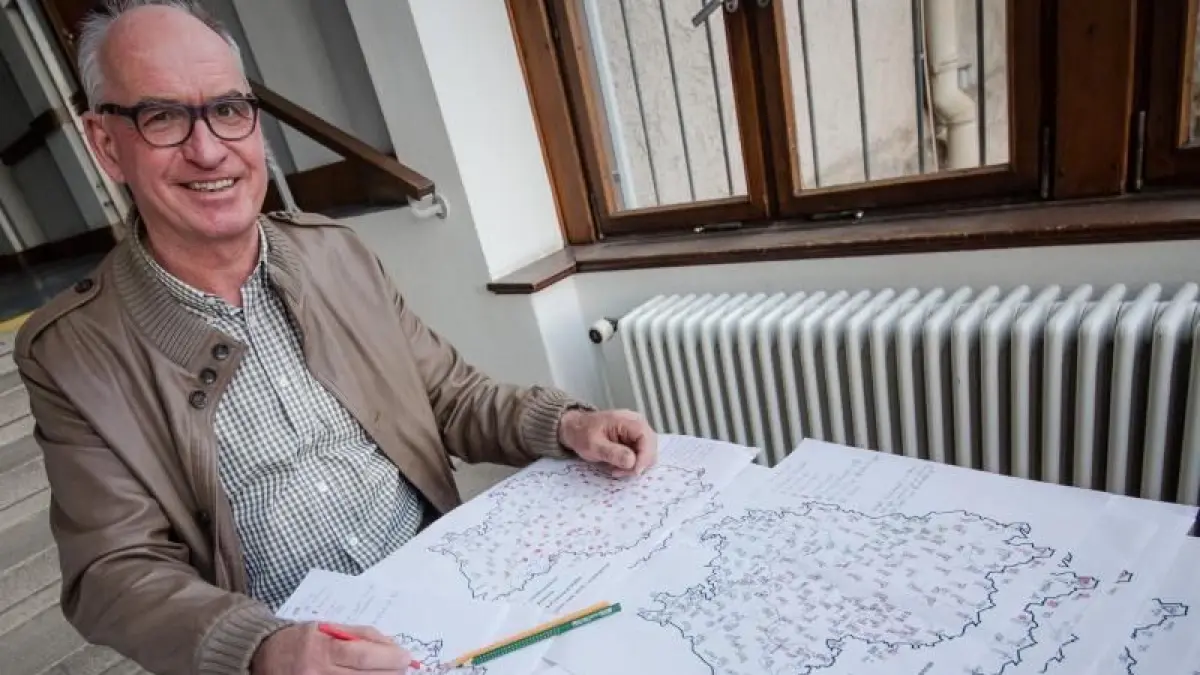 Sprachwissenschaftler Hubert Klausmann hat einen „Sprechenden Sprachatlas“ erstellt. Foto: C. Schmidt
Sprachwissenschaftler Hubert Klausmann hat einen «Sprechenden Sprachatlas» erstellt. Foto: C. Schmidt