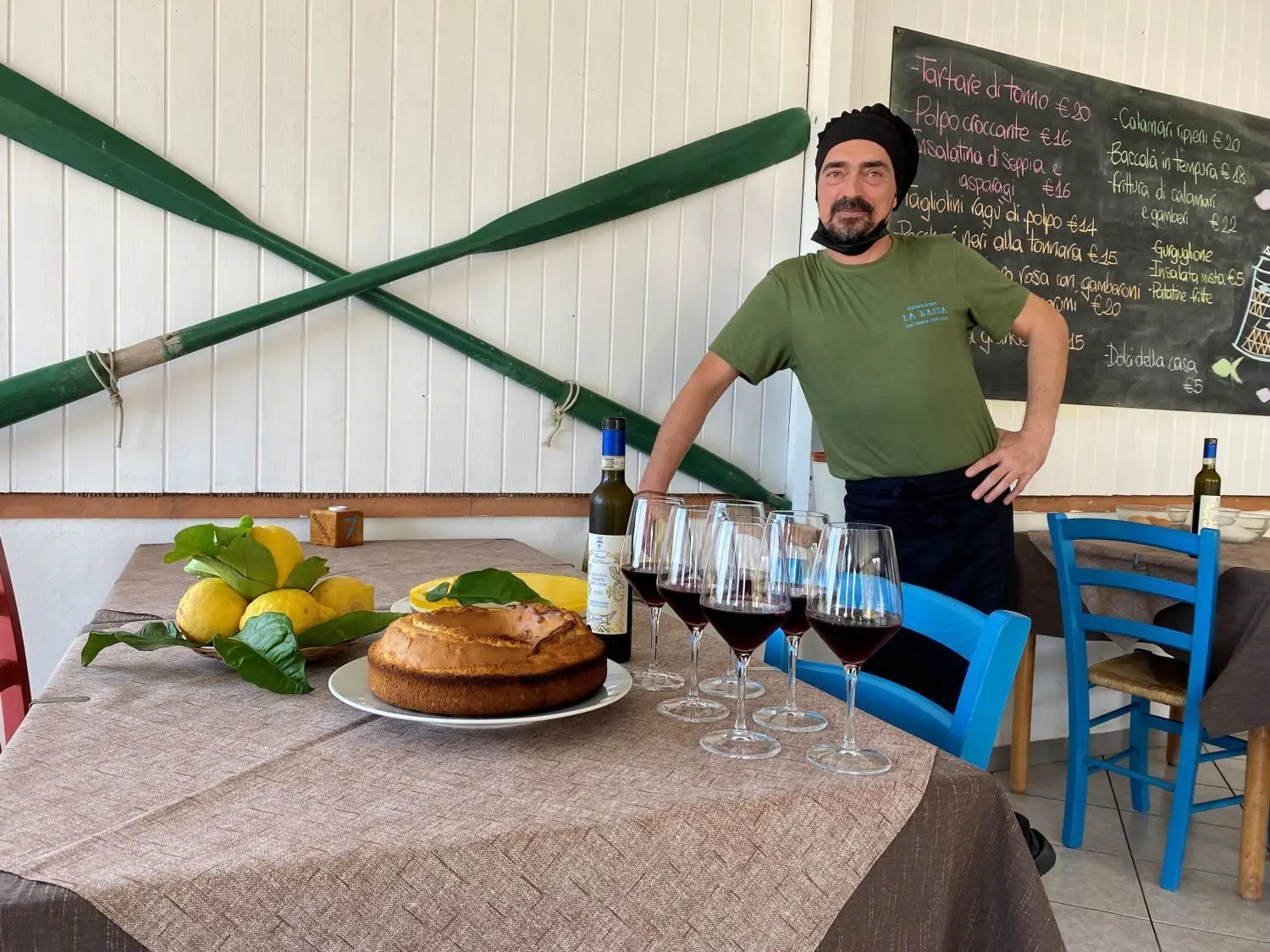 Simone Giacomelli leitet auf Elba in St. Andrea eine Trattoria „La Nassa“. Foto vom September 2021.