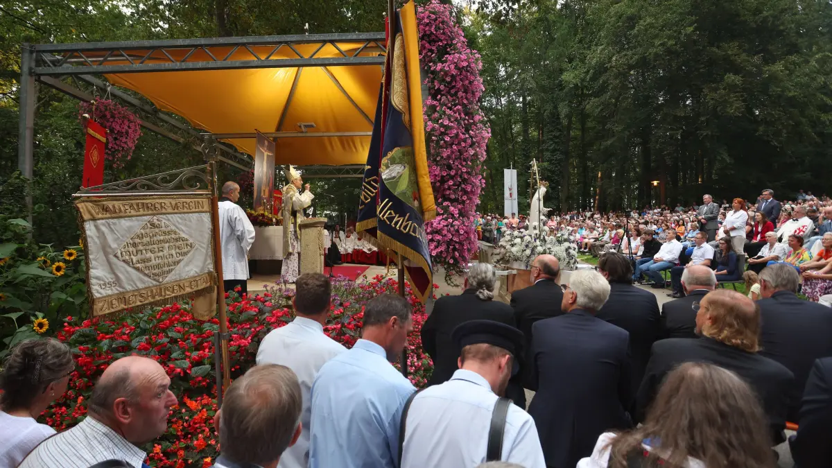 Mariä Himmelfahrt wird jährlich von vielen Christen gefeiert. Wo liegt der Ursprung? Hier könnt ihr alle Infos dazu nachlesen.