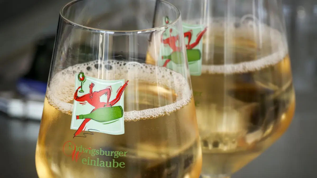 Ludwigsburg - Weinlaube Weinfest auf dem Rathaushof