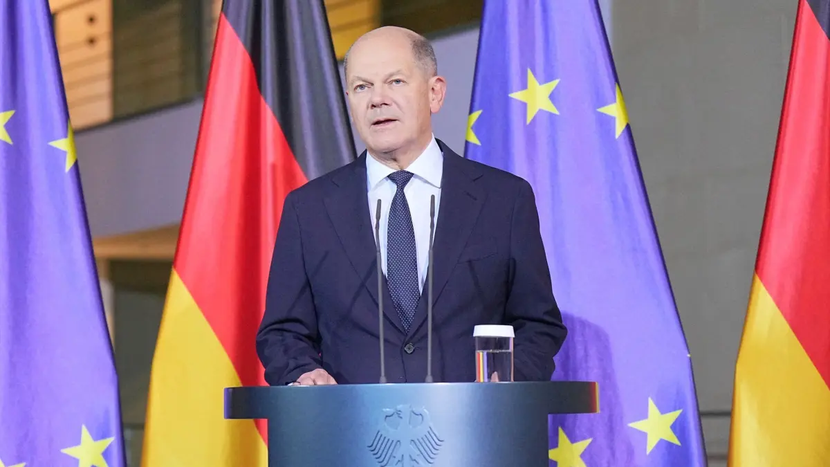 Ampelkoalition in der Krise: 06.11.2024, Berlin: Bundeskanzler Olaf Scholz (SPD), spricht nach einem Krisentreffen des Koalitionsausschusses der Ampelkoalition. Es geht bei dem Treffen um den Fortbestand der Koalition, die sich in der Haushalts- und Wirtschaftspolitik tief zerstritten hat. Foto: Michael Kappeler/dpa +++ dpa-Bildfunk +++