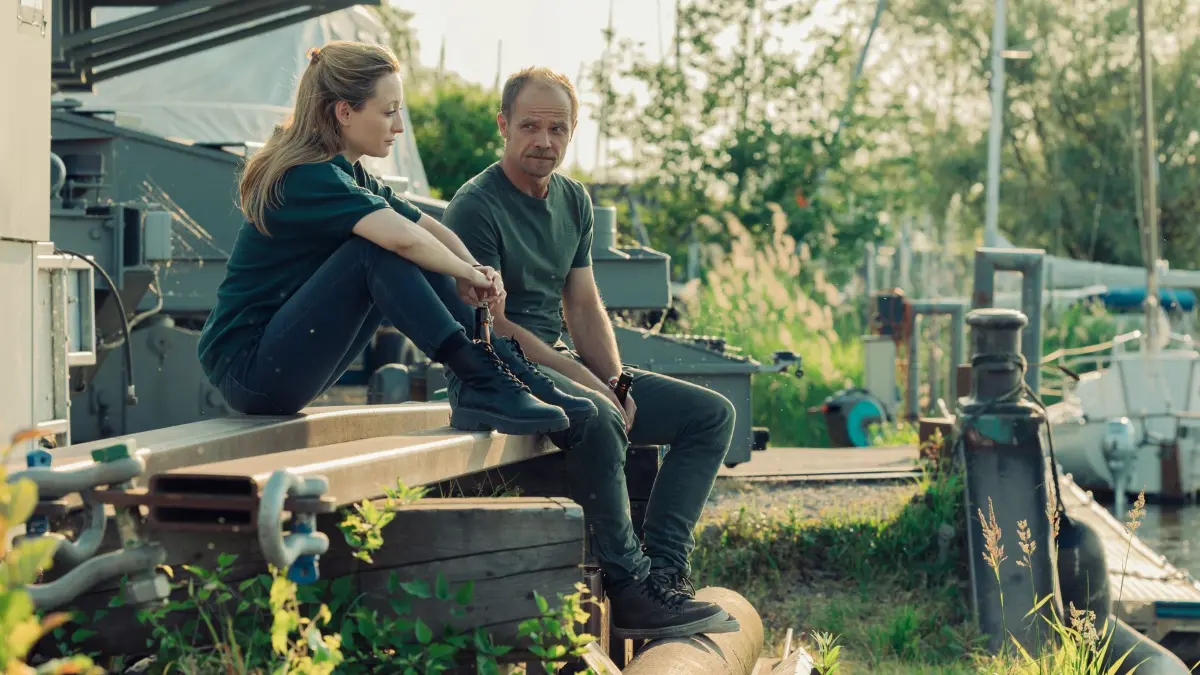 Luisa Hoffmann (Alina Fritsch) und Micha Oberländer (Matthias Koeberlin) müssen das Rätsel um Sasha Fetschers Tod lösen.