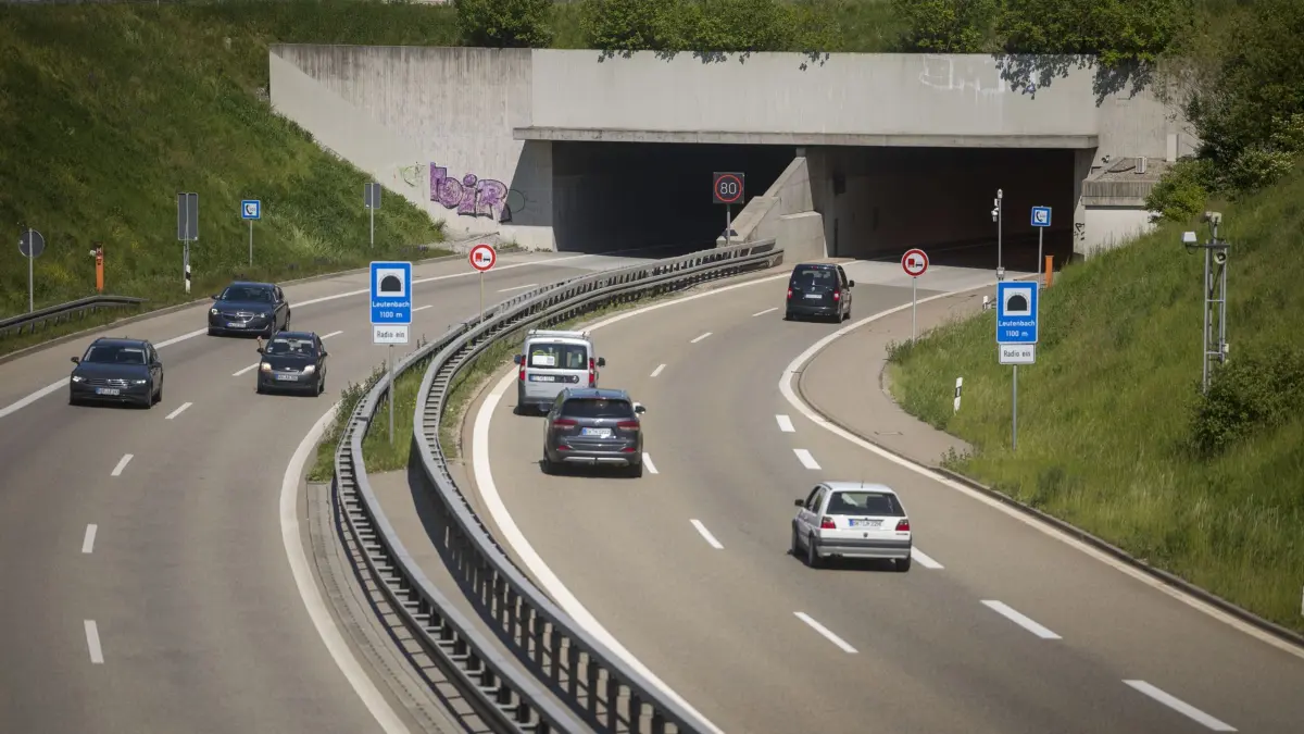 Leutenbach, DEU, 18.05.2022
Leutenbachtunnel der B 14
No model release. Kein Einverständnis für Werbung, keine Weitergabe an Dritte.