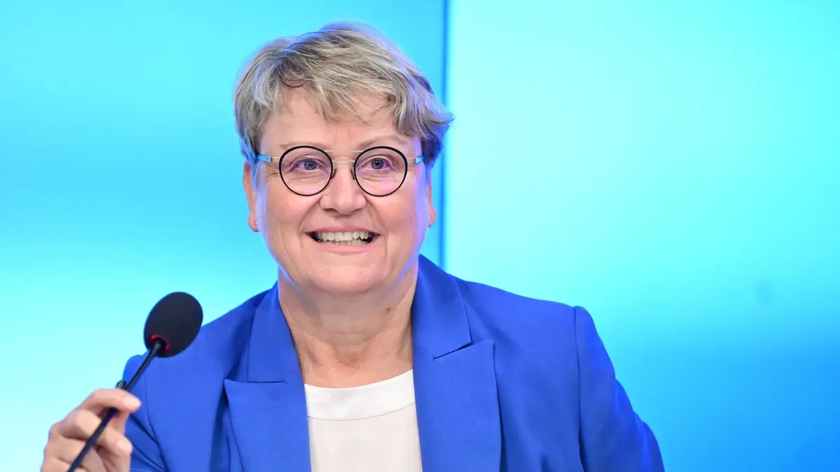 ARCHIV - 17.07.2023, Baden-Württemberg, Stuttgart: Cornelia Ruppert, die neue Präsidentin des Landesrechnungshofs Baden-Württemberg, stellt im Landtag im Rahmen einer Pressekonferenz die Denkschrift des Rechnungshofs vor. (zu dpa: «Rechnungshof: Hier kann das Land Steuergelder einsparen») Foto: Bernd Weißbrod/dpa +++ dpa-Bildfunk +++