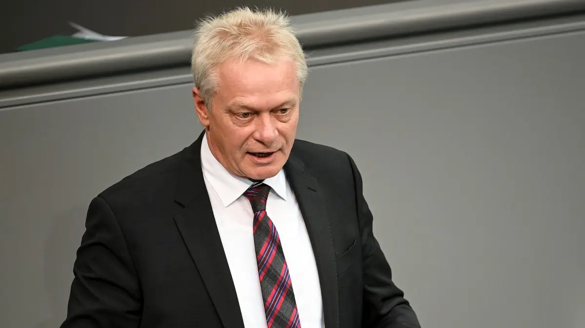 Alois Rainer: ARCHIV - 11.09.2020, Berlin: Alois Rainer (CDU/CSU), spricht bei der 172. Sitzung des Bundestags. Debattiert wird über die Beschleunigung von Investitionen. (zu dpa: «Bär soll Forschungsministerin werden - Rainer bekommt Agrar») Foto: Britta Pedersen/dpa-Zentralbild/dpa +++ dpa-Bildfunk +++
