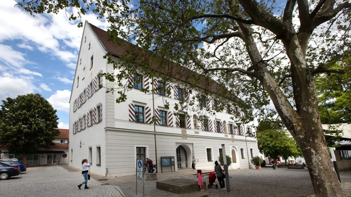 Neuhausen: Rathaus.