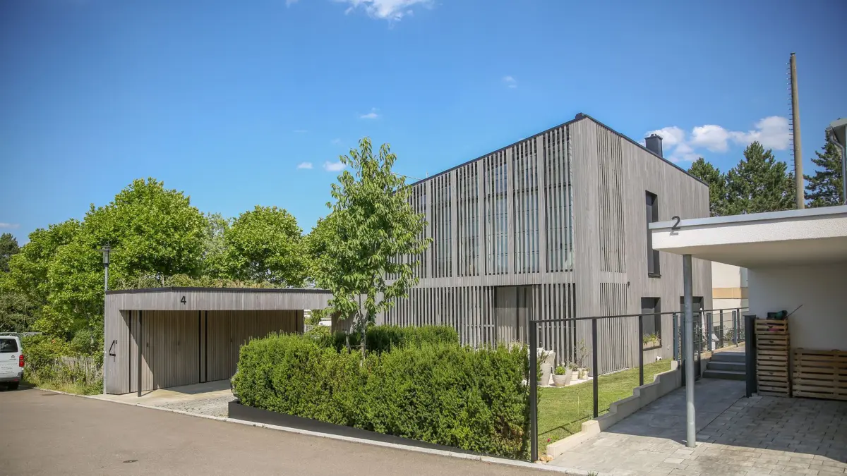 foto: Roberto Bulgrin
30. 06. 2025
Esslingen, Berkheim, am Tag der Architektur geben Architekten und Hausbesitzer Einblicke in ihre Haeuser,
hier Berta -Stoll-Weg4