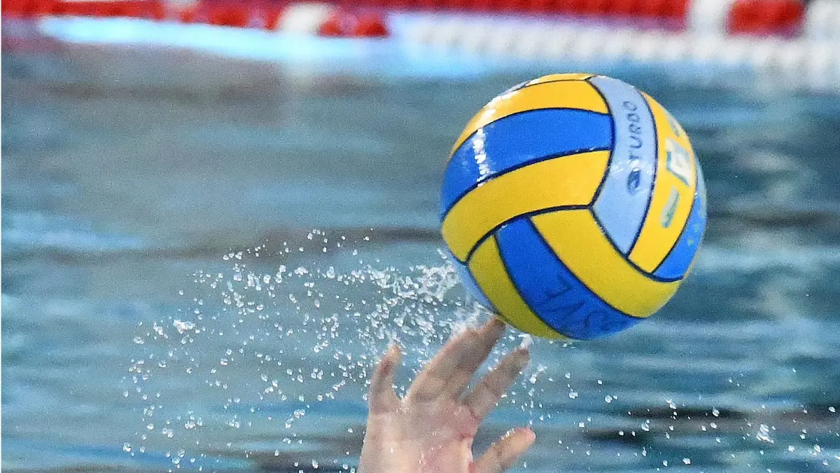 Wasserball, Bundesliga Männer, SSV Esslingen - SV Cannstatt
Nr.5 (C): Lennart Löscher - schwarz
Fotograf: Günter E. Bergmann - Photography
Aufnahmedatum: 08.12.2024