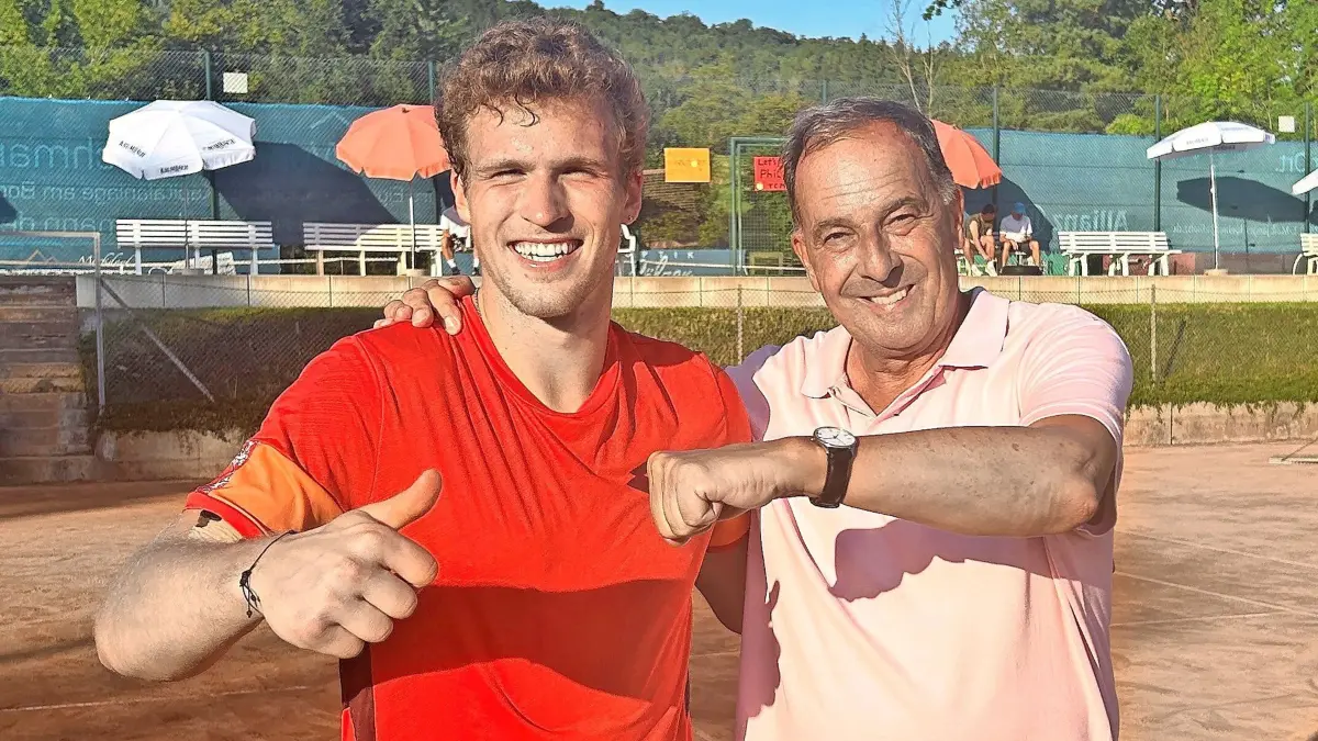 Daniel Siniakov und Geschäftsführer Thomas Bürkle (von links)