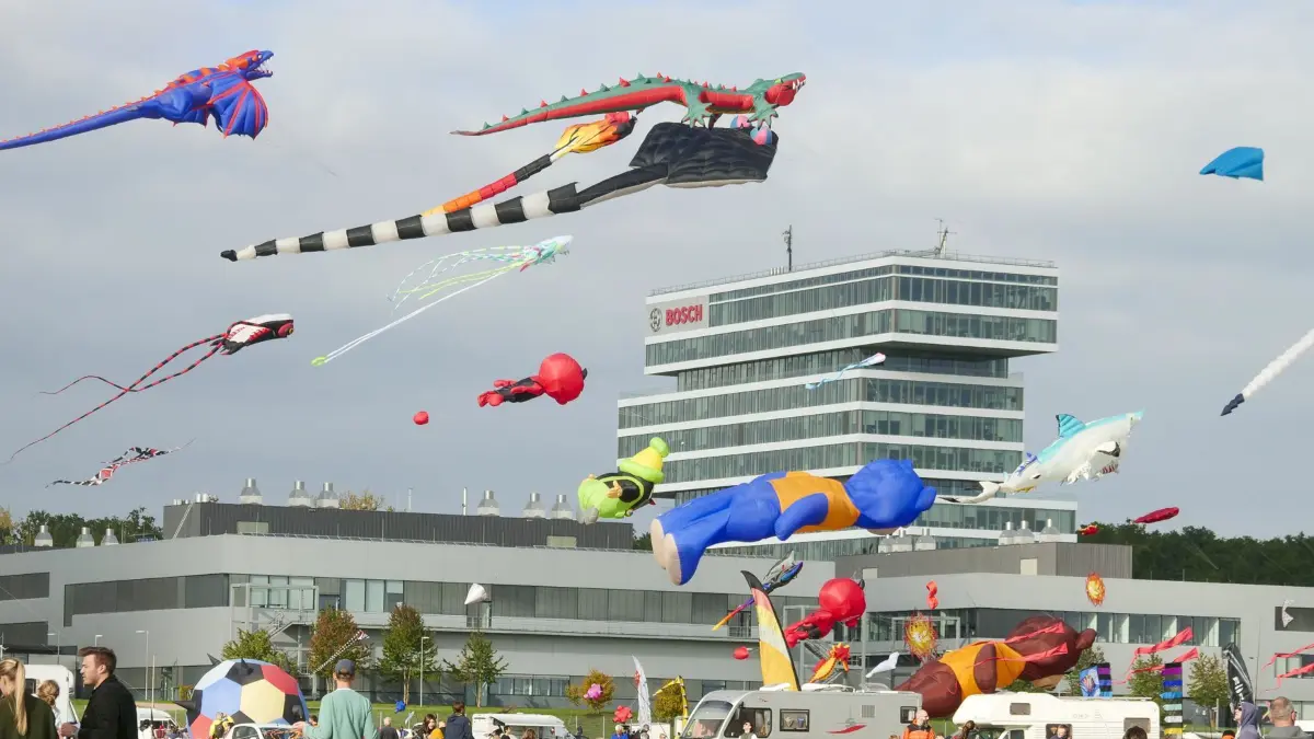 Renningen Malmsheim - Drachenfest auf dem Flugplatz