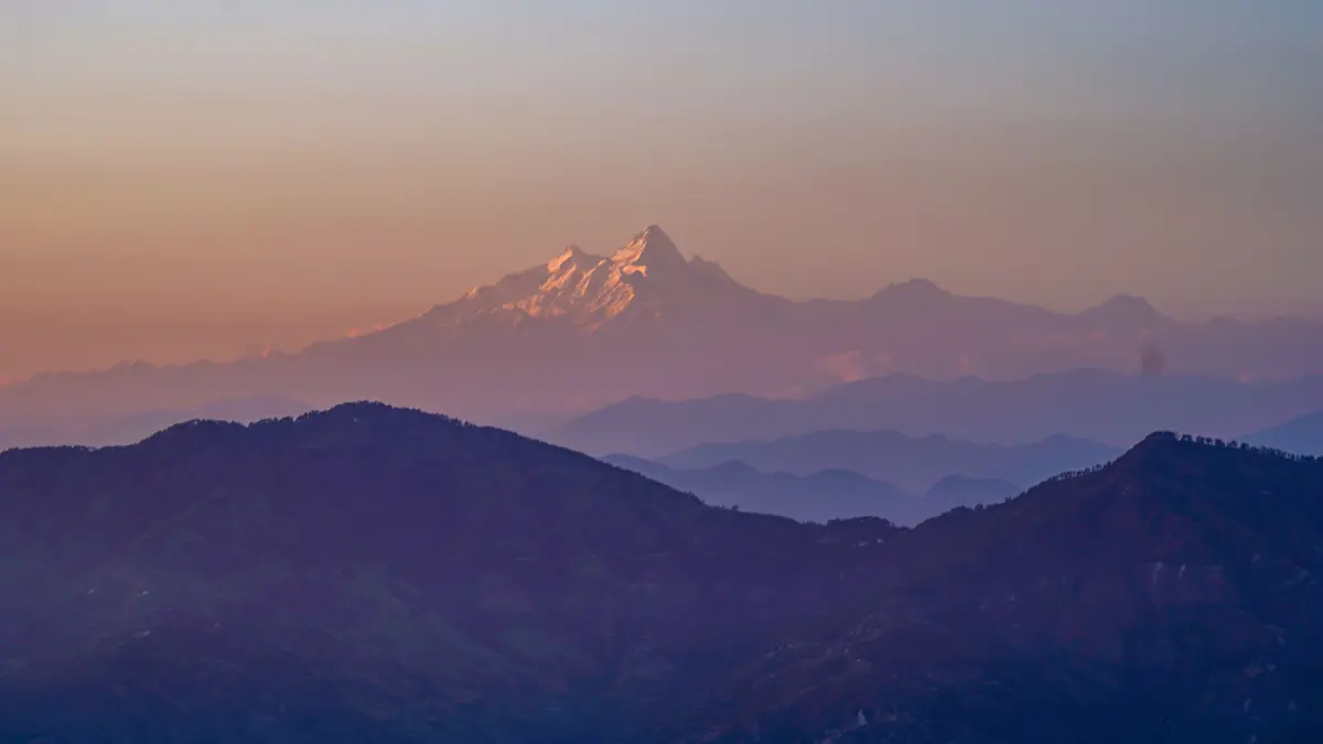 Der Mount Everest bei Nepal und Tibet landet auf Platz 1 der größten Berge der Welt.