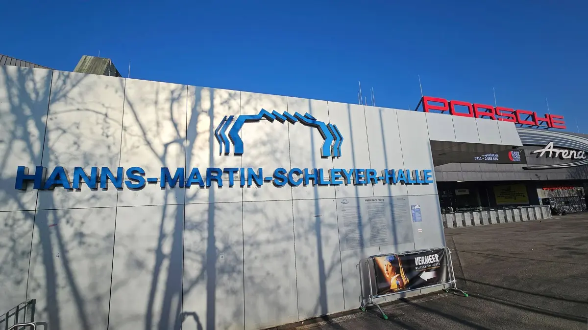 Stuttgart , Sportstätten im Neckarpark , Hanns-Martn-Schleyer-Halle mit Porsche Arena *** Stuttgart , Sports facilities in Neckarpark , Hanns Martn Schleyer Halle with Porsche Arena