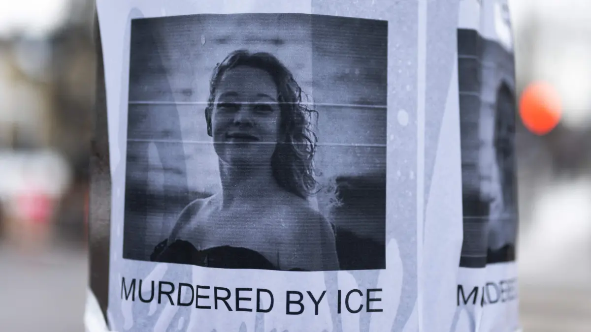Federal Agents Increase Immigration Enforcement In Minneapolis: MINNEAPOLIS, MINNESOTA - JANUARY 08: A portrait of Renee Nicole Good is pasted to a light pole near the site of her shooting on January 08, 2026 in Minneapolis, Minnesota. According to federal officials, an ICE agent shot and killed Good during a confrontation yesterday in south Minneapolis. Stephen Maturen/Getty Images/AFP (Photo by Stephen Maturen / GETTY IMAGES NORTH AMERICA / Getty Images via AFP)