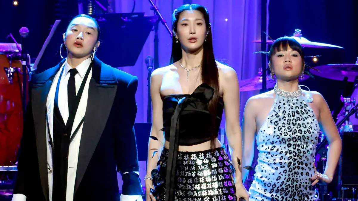 68th GRAMMY Awards Pre-GRAMMY Gala & GRAMMY Salute To Industry Icons Honoring Avery Lipman And Monte Lipman - Show: BEVERLY HILLS, CALIFORNIA - JANUARY 31: (FOR EDITORIAL USE ONLY) (L-R) Audrey Nuna, EJAE and Rei Ami perform onstage during the 68th GRAMMY Awards Pre-GRAMMY Gala & GRAMMY Salute to Industry Icons Honoring Avery Lipman and Monte Lipman at The Beverly Hilton on January 31, 2026 in Beverly Hills, California. Frazer Harrison/Getty Images/AFP (Photo by Frazer Harrison / GETTY IMAGES NORTH AMERICA / Getty Images via AFP)