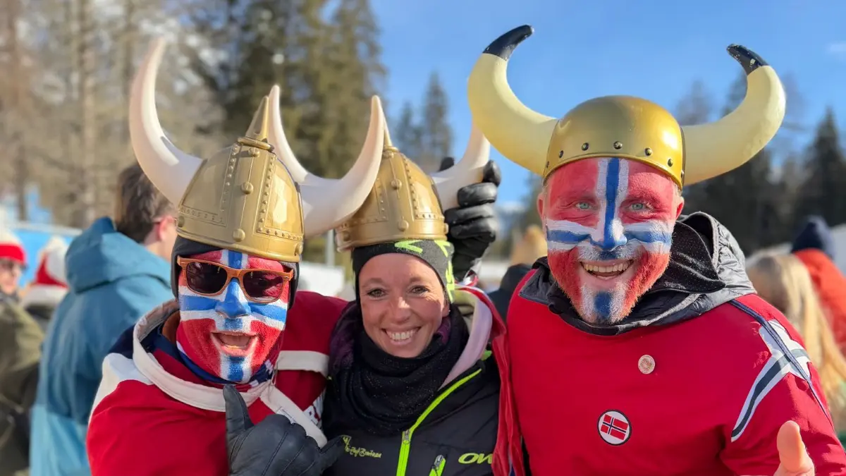 Und nochmal die norwegischen Fans am nächsten Tag. Sie haben aber auch viel zu feiern.