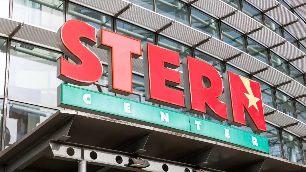 Sindelfingen, Sterncenter, Rundgang durchs Stern-Center, Hintergrundgespräch mit IHK-Experte, Gespräch mit Felix Rapp von der Sindelfinger Wirtschaftsförderung über das jüngst verkaufte Stern-Center und seine Zukunft.