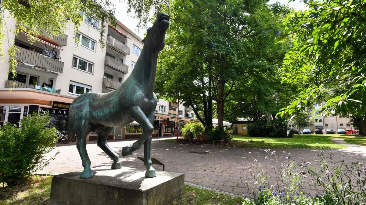 Ostfildern: Mit einem Erlebnispfad, einem Pavillon (für Bürger:innenprojekte) und neuen Parkplätzen wird der Herzog-Philipp-Platz in der Parksiedlung neu gestaltet