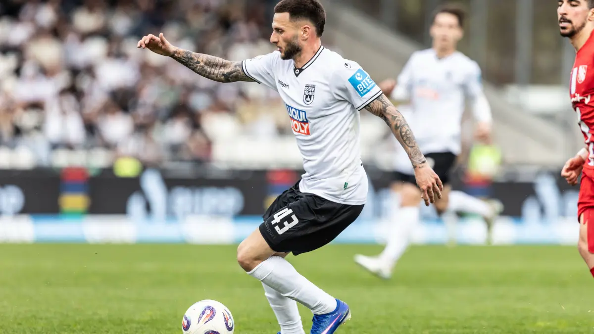 Fussball, Saison 2025/2026, 3. Liga, Donaustadion Ulm, 34. Spieltag, SSV Ulm 1846 Fußball - TSV Havelse, 18.04.2026: Fussball, Saison 2025/2026, 3. Liga, Donaustadion Ulm, 34. Spieltag, SSV Ulm 1846 Fußball - TSV Havelse, 18.04.2026 18.04.2026, Fussball, Saison 2025/2026, 3. Liga, Donaustadion Ulm, 34. Spieltag, SSV Ulm 1846 Fußball - TSV Havelse, 18.04.2026, Fussball, Saison 2025/2026, 3. Liga, Donaustadion Ulm, 34. Spieltag, SSV Ulm 1846 Fußball - TSV Havelse, Freisteller Einzelbild 43 Leon Dajaku SSV Ulm 1846 Fußball Foto: Lucca Fundel Ulm Donaustadion Baden-Württemberg Deutschland *** Soccer, Season 2025 2026, 3 Liga, Donaustadion Ulm, 34 Matchday, SSV Ulm 1846 Soccer TSV Havelse, 18 04 2026 18 04 2026, Soccer, Season 2025 2026, 3 Liga, Donaustadion Ulm, 34 Matchday, SSV Ulm 1846 Soccer TSV Havelse, 18 04 2026, Football, Season 2025 2026, 3 Liga, Donaustadion Ulm, 34 Matchday, SSV Ulm 1846 Soccer TSV Havelse, cropped single image 43 Leon Dajaku SSV Ulm 1846 Soccer Photo Lucca Fundel Ulm Donaustadion Baden Württemberg Germany