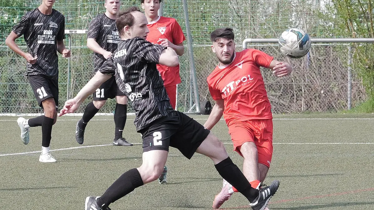 Fußball, Fussball, Verbandsliga, TSV Weilimdorf - FSV Waiblingen: Fußball, Fussball, Verbandsliga, TSV Weilimdorf - FSV Waiblingen
Nr.28 (W): Giuseppe Berretta - rot
Fotograf: Günter E. Bergmann - Photography
Aufnahmedatum: 18.04.2026