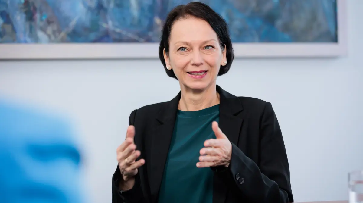 Regierungspräsidentin des Regierungsbezirks Stuttgart: Susanne Bay
Porträt
(Fotograf & Urheber: Jan Potente, mobil +491782133550)