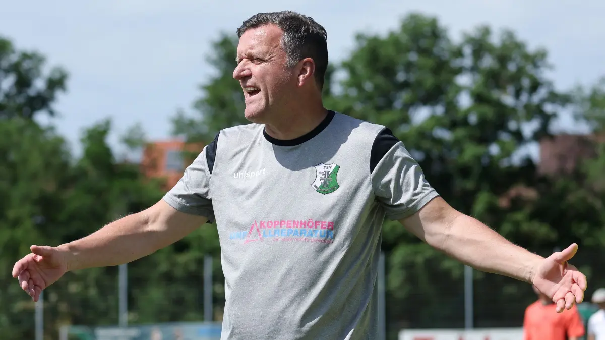 Fußball TSV Heimerdingen vs. GSV Pleidelsheim: BAU // Ditzingen, Fußball TSV Heimerdingen vs. GSV Pleidelsheim, Trainer Andreas Broß (Heimerdingen)