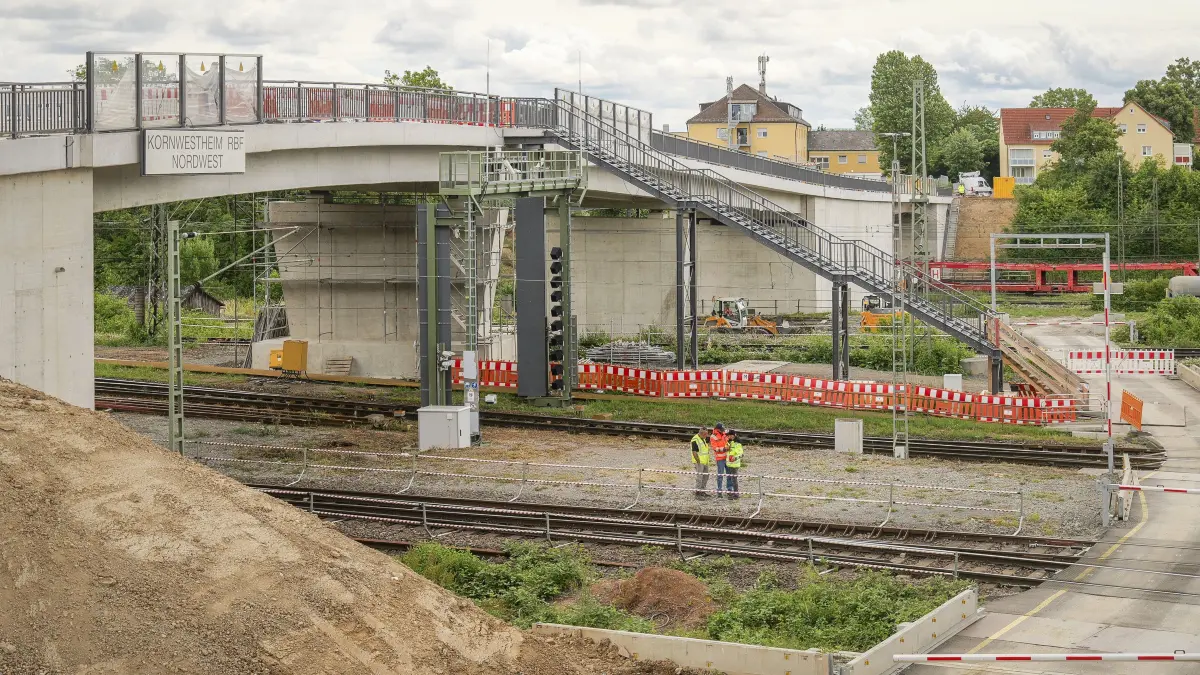 Brücke: Kornwestheim - Neues von den Bauarbeiten an der Pflugfelder Brücke in der Villeneuvestraße