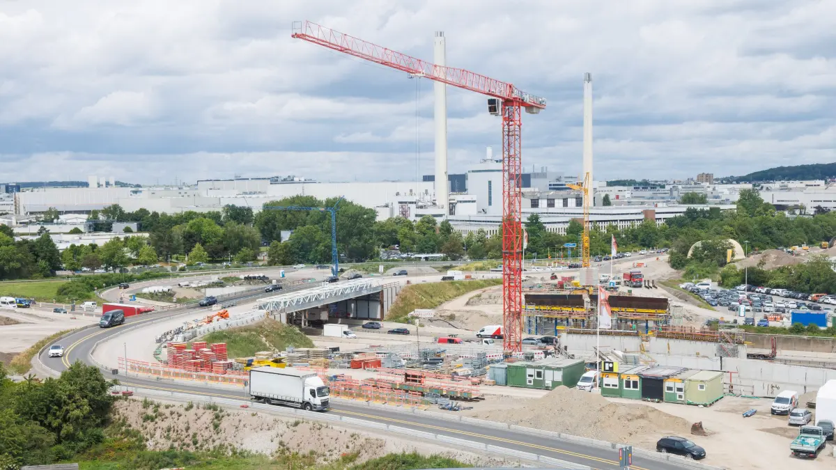 Brücke Wolfgang-Brumme-Allee: Baustellen an der A81, Wolfgang-Brumme-Allee, Brücke, Brückenbau