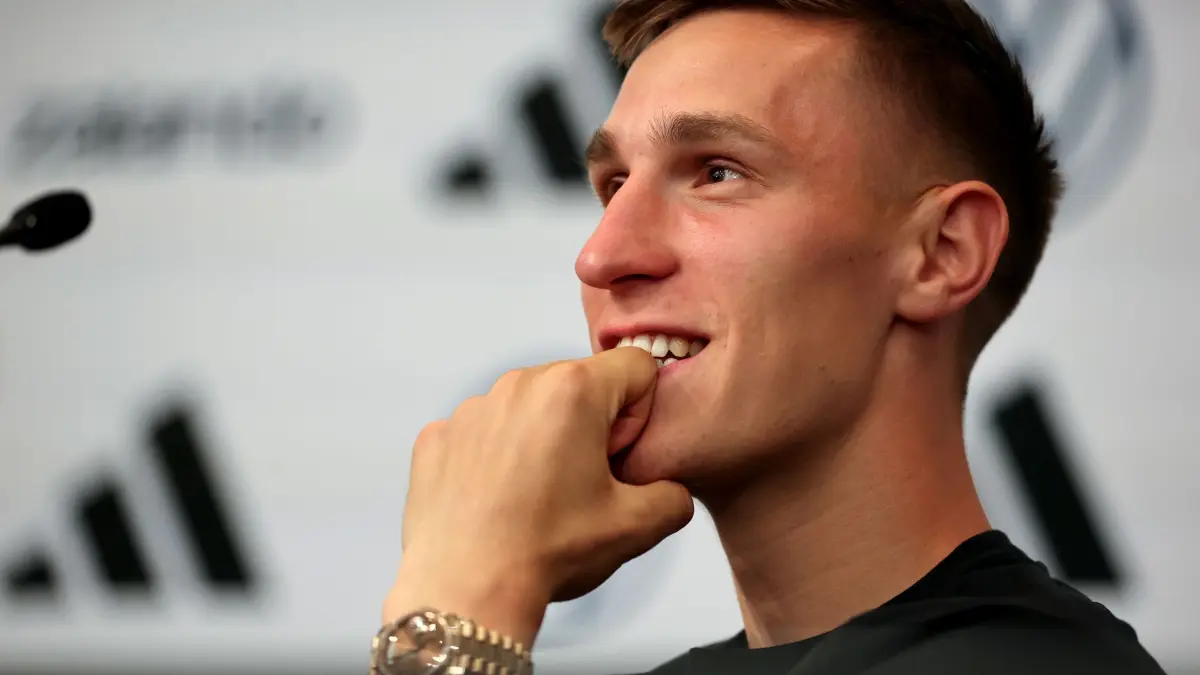 WM 2026 - Deutschland Pressekonferenz: 11.06.2026, USA, Winston-Salem: Fußball: Nationalmannschaft, Deutschland, Pressekonferenz, vor dem ersten WM-Spiel gegen Curaçao, Nico Schlotterbeck nimmt an einer PK teil. Foto: Christian Charisius/dpa +++ dpa-Bildfunk +++