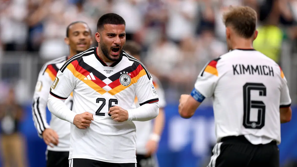 Fussball WM 2026 Vorrunde: Deutschland - Curacao : Fussball FIFA WM 2026 Vorrunde Gruppe E in Houston Deutschland - Curacao 14.06.2026 Jubel Deutschland nach dem Tor zum 6 - 1, v. li., Torschuetze Deniz Undav mit Joshua Kimmich *** Soccer FIFA World Cup 2026 preliminary round group E in Houston Germany Curacao 14 06 2026 Germany celebrating after the goal to 6 1, from left, goal scorer Deniz Undav with Joshua Kimmich