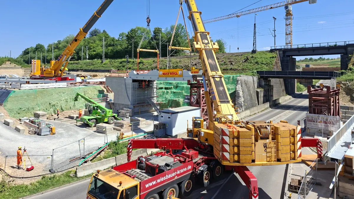 Die Arbeiten an der Brücke an der B14 schreiten laut RP gut voran.