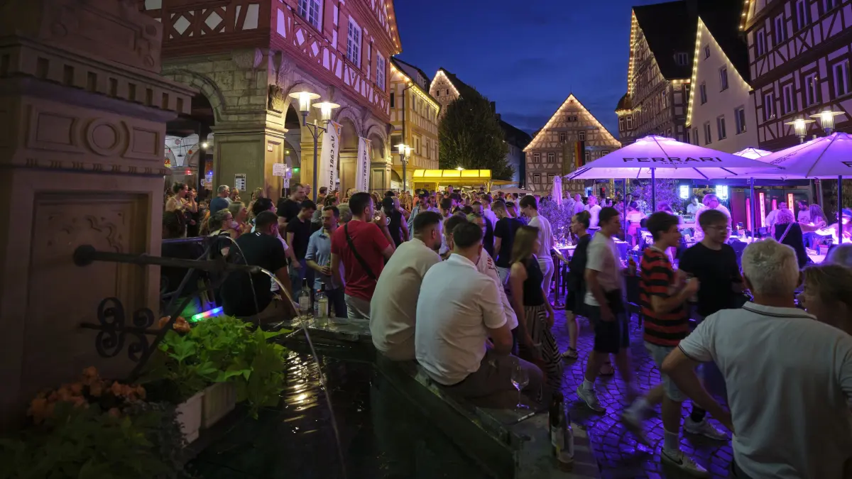 KEINEN AUSSCHNITT MACHEN Altstadtfest und Staufer Spektakel Waiblingen: KEINEN AUSSCHNITT MACHEN
Waiblingen, DEU, 26.06.2026
Altstadtfest und Staufer Spektakel Waiblingen
No model release. Kein Einverständnis für Werbung, keine Weitergabe an Dritte.
Abgebildete Personen haben der Veröffentlichung in der STZN zugestimmt.