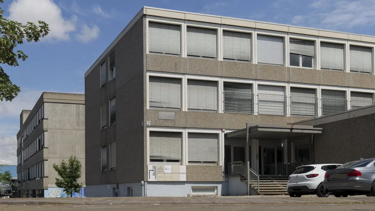 Kreisunterkunft: Korntal Münchingen - Gebäude Lilienthalstraße 2 in Korntal, Kreisunterkunft für Flüchtlinge