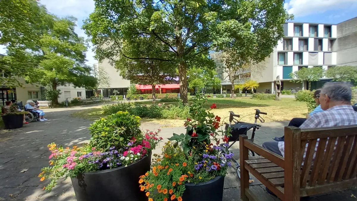 House on Kappelberg Fellbach: When the garden becomes a lively meeting ...