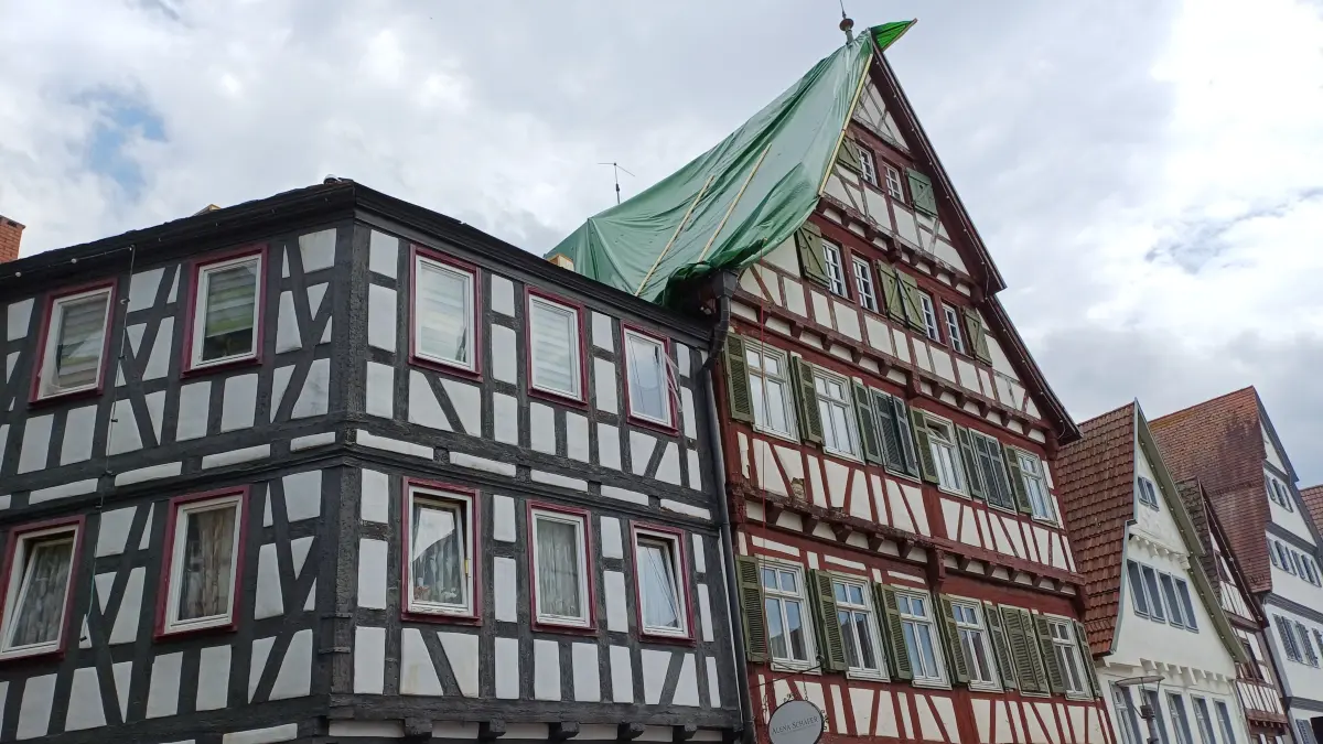 Marktplatz Leonberg: Die Aufräumarbeiten nach dem Brand lagen am Dienstagnachmittag in den letzten Zügen.