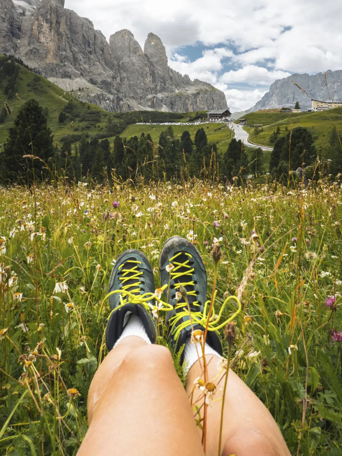 Das Wandern in den Alpen ist vielerorts durch den Klimawandel beeinträchtigt. So führt etwas das Auftauen des Permafrosts zu mehr Steinschlag.
