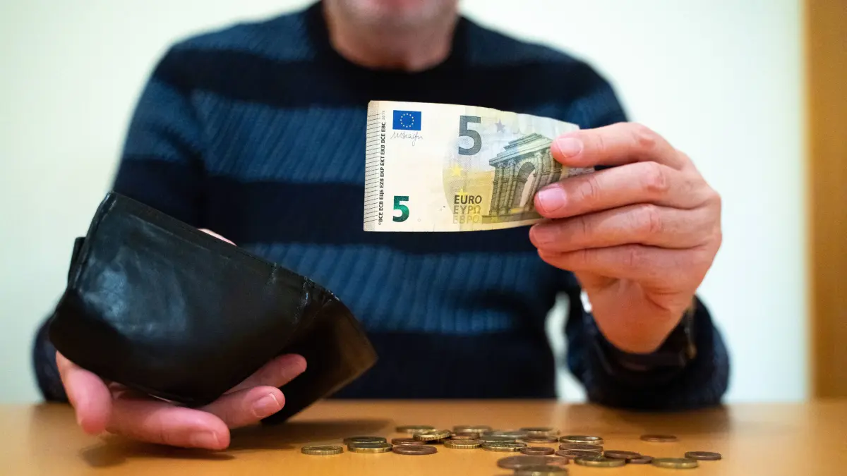 Die Arbeiter bekamen nur rund fünf Euro pro Stunde.