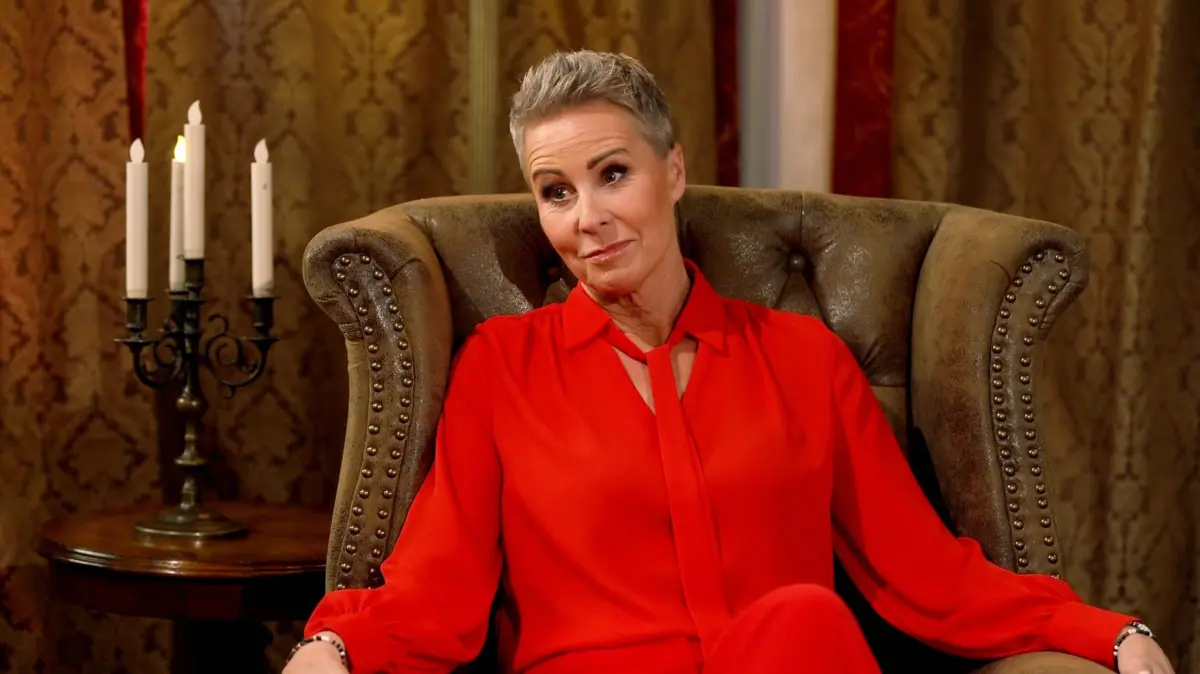 Sonja Zietlow moderiert auch wieder die 4. Staffel von "Die Verräter".