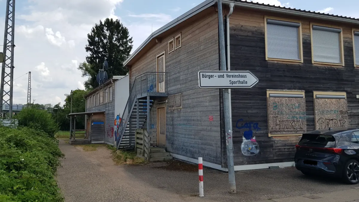 Esslingen - Notunterkunft Bahnhof Zell - Robert-Koch- und Eisenbahnstraße