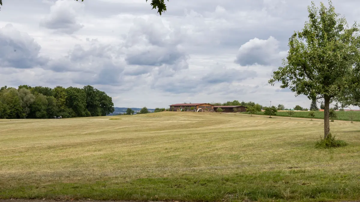 Energiegenossenschaft Voralb Schurwald: Solarpark bei Heiningen geht in Bau zwischen Heiningen und Bezgenriet