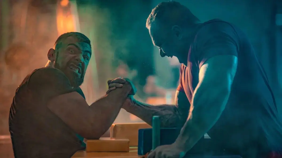Künftig auch ein Sport auch für grüne Männer? Armwrestler bei der Arbeit.