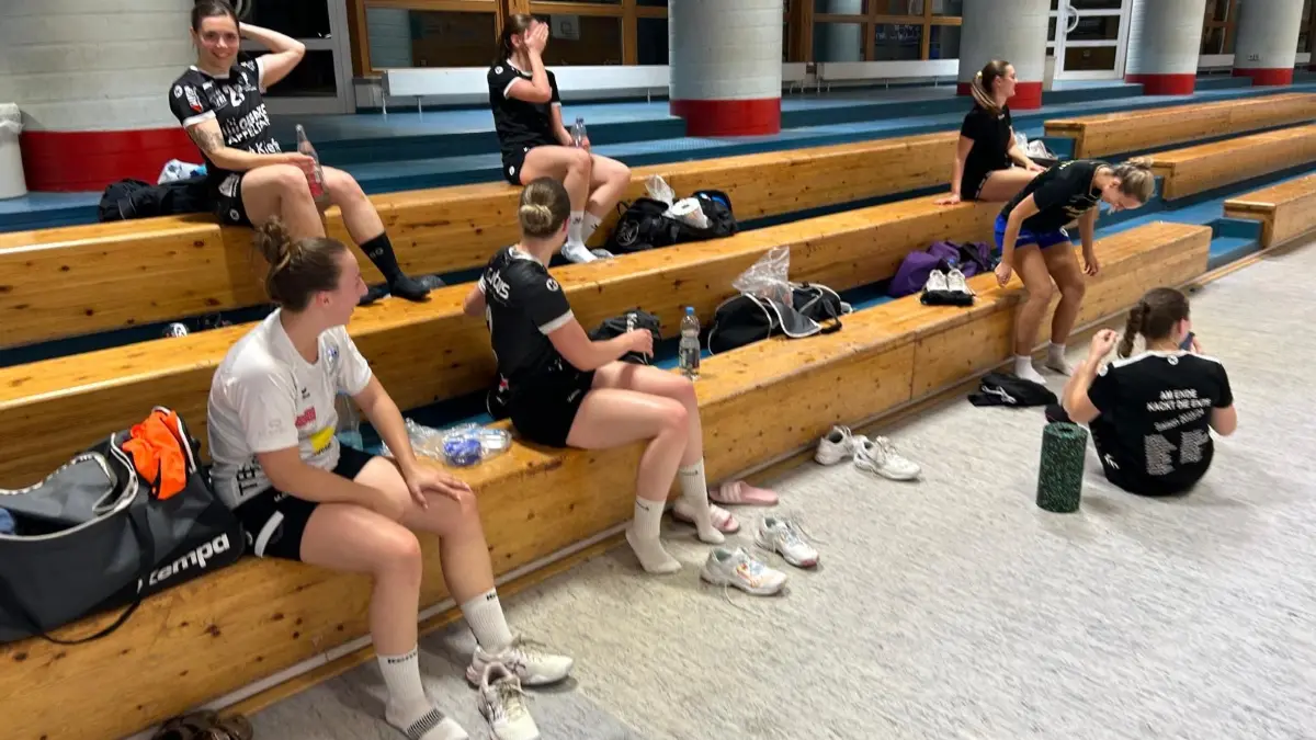 Das neue Team der Frauen der Habo Bottwar SG streut zahlreiche Trinkpausen ins schweißtreibende Training ein.