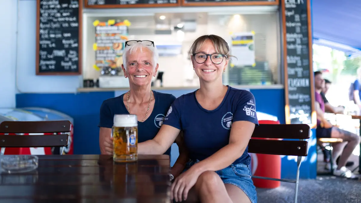 Der Biergarten Klingenbachtal feiert 50-jähriges Bestehen: Stuttgart, Baden-Württemberg, 09.07.2026:
Der Biergarten Klingenbachtal feiert 50-jähriges Bestehen. Mutter Sylvia Geppert
und Tochter Stefanie Geppert betreiben ihn.
Notiz: No model release. Kein Einverständnis für Werbung, keine Weitergabe an Dritte.