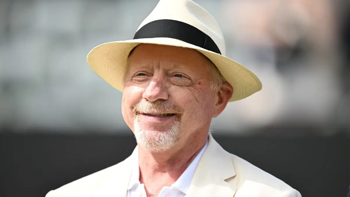 Tennis: ATP-Tour - Stuttgart: ARCHIV - 14.06.2026, Baden-Württemberg, Stuttgart: Tennis: ATP-Tour - Stuttgart, Einzel, Männer, Finale. Shelton (USA) - Fritz (USA). Boris Becker bei der Siegerehrung. (zu dpa: «Becker über Zverev in Wimbledon: «Chance seines Lebens»») Foto: Marijan Murat/dpa +++ dpa-Bildfunk +++