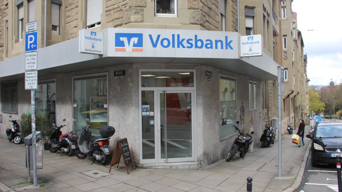 Aus der Volksbank wird die Boutique Jung