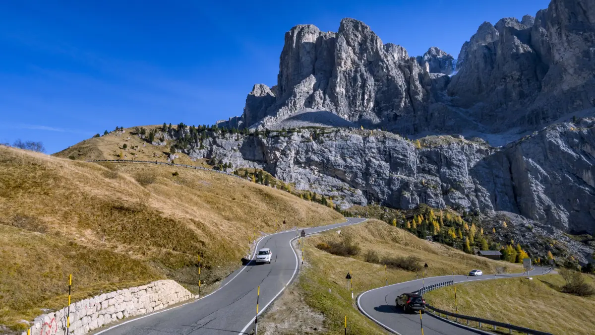 Pass-Strasse zum Grödnerjoch, Sellagruppe, Dolomiten, Südtirol, Italien, Europa Gardena Pass, Dolomites, South Tyrol, Italy *** Pass road to Gardena Pass, Sella Group, Dolomites, South Tyrol, Italy, Europe Gardena Pass, Dolomites, South Tyrol, Italy