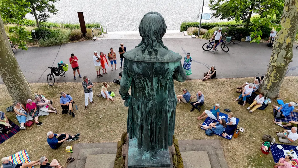 Marbacj Schillerstatue
150 Jahre
Picknick